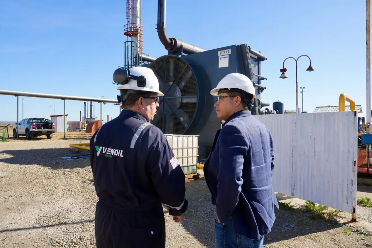 Claudio Vidal - Gobernador de Santa Cruz Visita la Planta Chimen Aike de Venoil Energía